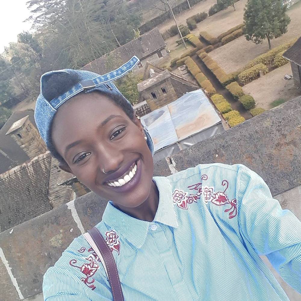 Meet your Posher, Amina